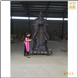 學(xué)?？鬃咏虒W(xué)雕塑